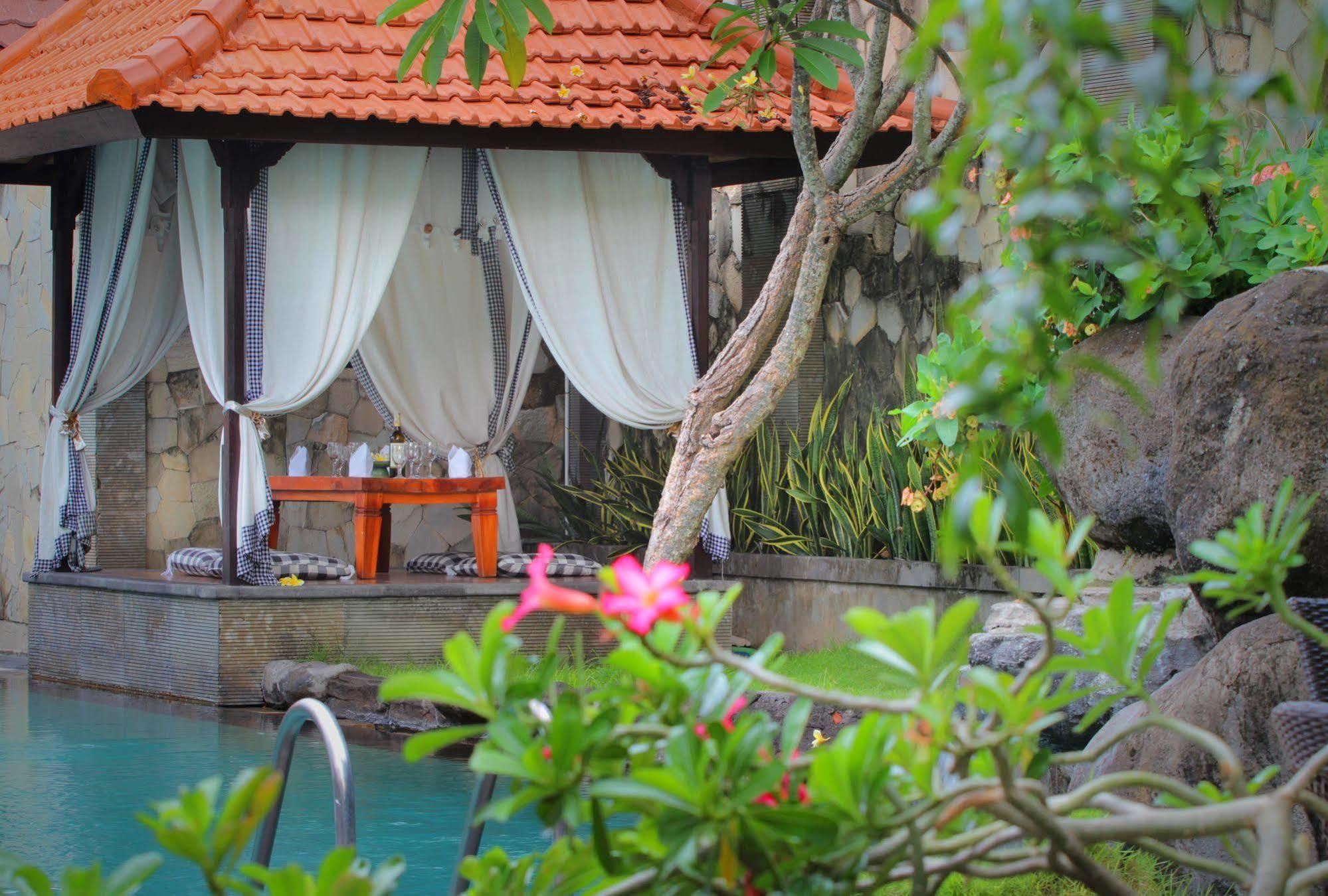 Adi Dharma Hotel Legian Exterior foto